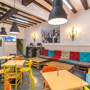 Loft Group Albergue Lloret de Mar
